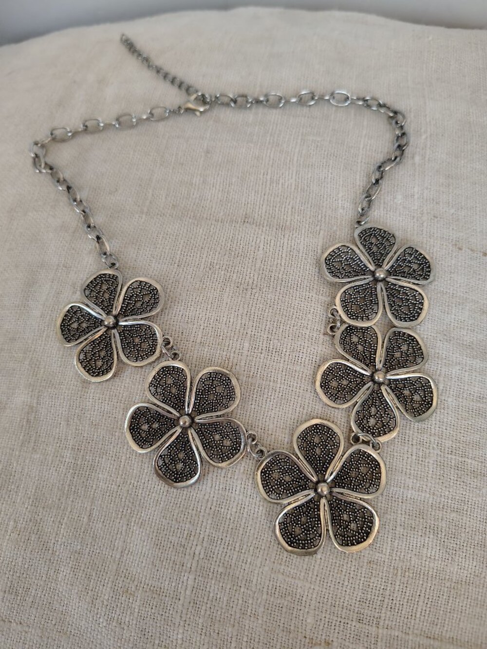 Silver tone Filigree Floral Linked chain necklace